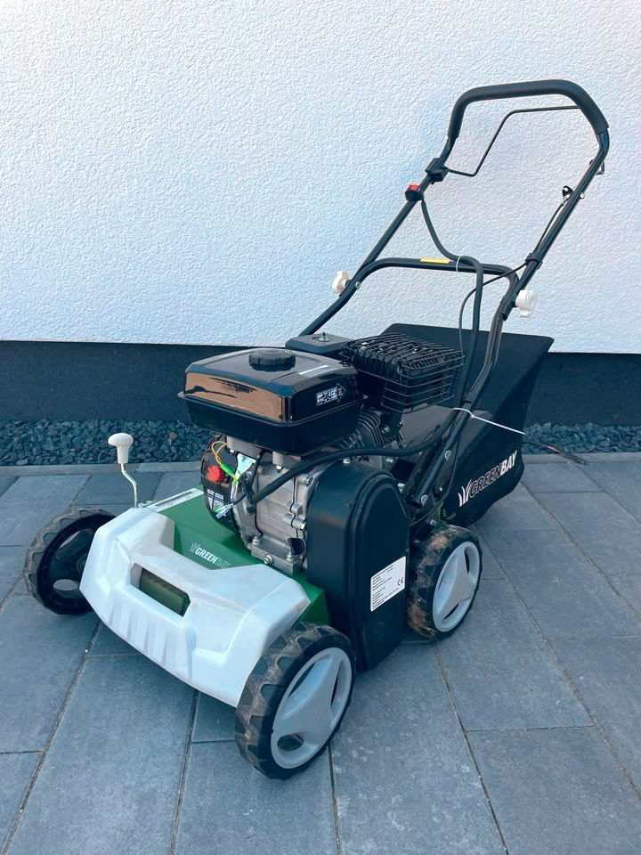 Vertikutierer mit Benzinmotor